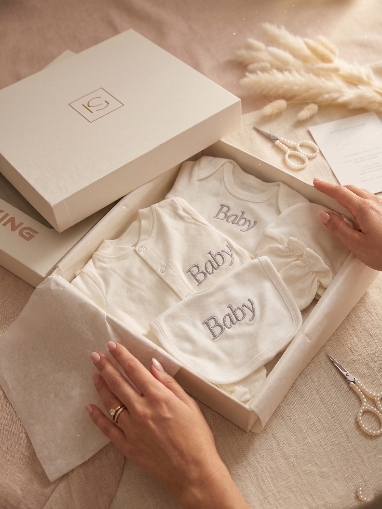 Minimalist Solid Color Embroid – обзор и цена Baby Clothing Keepsake